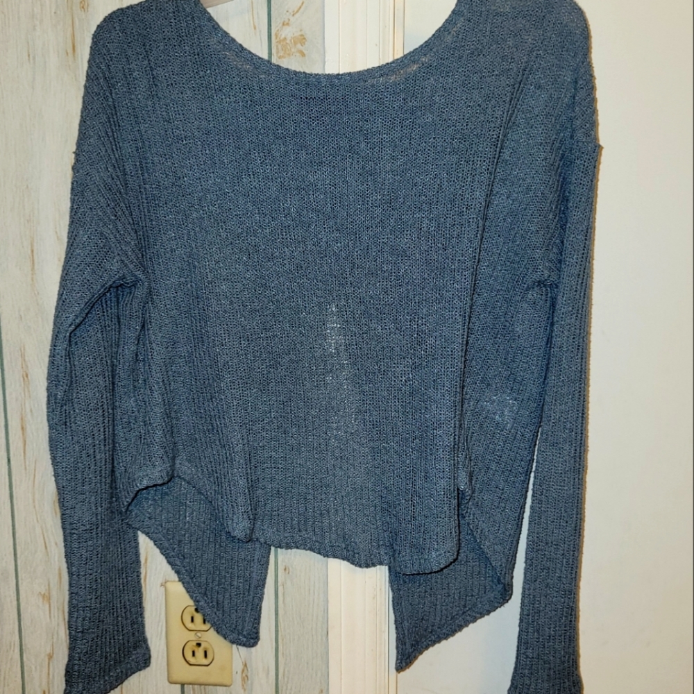 Nice comfortable knitted sweater shirt from Aeropostale  size Medium